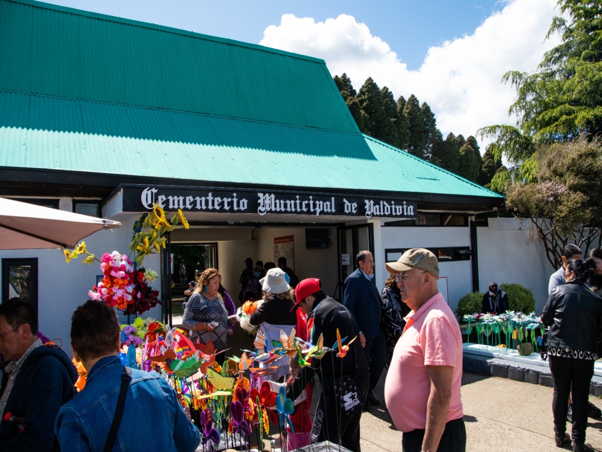 Cementerios municipales de Valdivia se alistan para el Día de Todos los Santos 