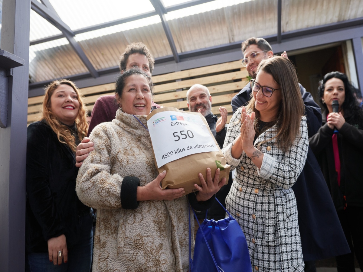  Municipio de Valdivia destaca trabajo de Ecomercados Solidarios por recolección de casi 18 toneladas de alimentos en 2024