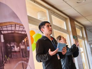 web_0000s_0018_Entrega_credenciales_comunidad_sorda_11_4_2025 2